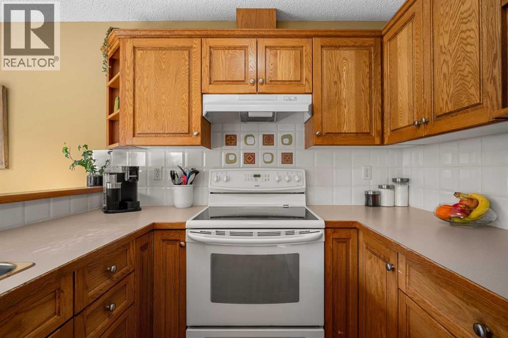 132 Bow Ridge Drive, Cochrane, Alberta  T4C 1V8 - Photo 10 - A2282061