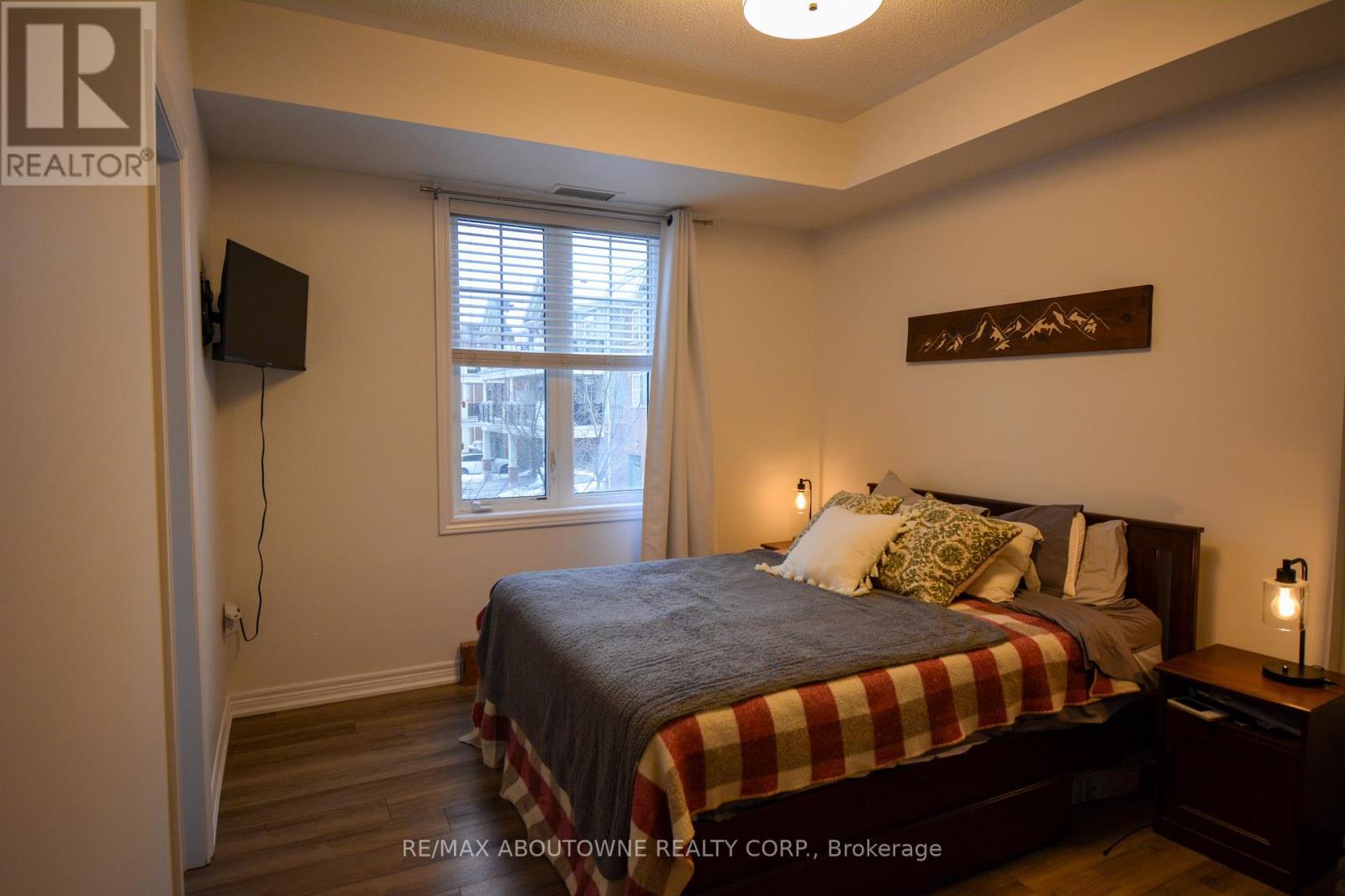 205 - 272 Georgian Drive, Oakville, Ontario  L6H 0K4 - Photo 21 - W12791726