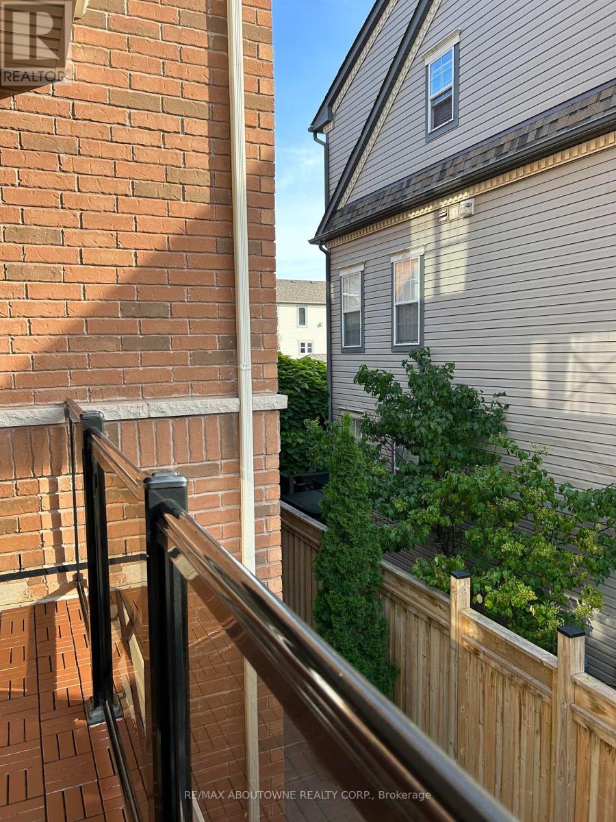 205 - 272 Georgian Drive, Oakville, Ontario  L6H 0K4 - Photo 27 - W12791726