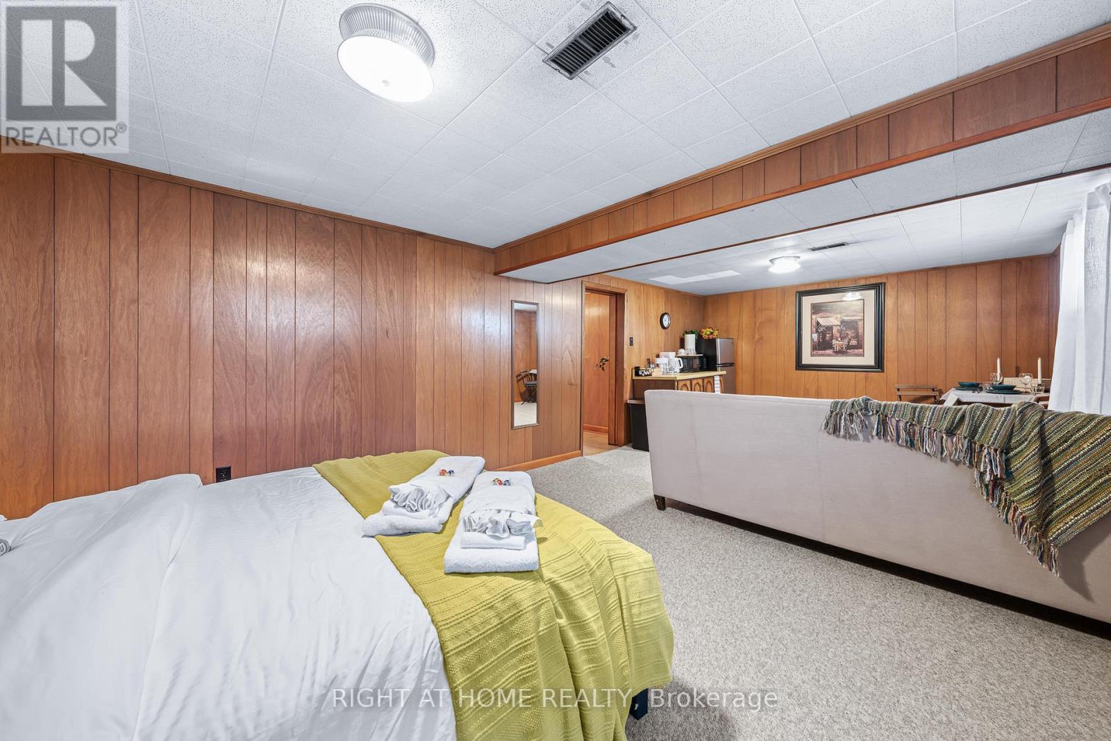 98 Yorkview Drive, Toronto, Ontario  M8Z 2G4 - Photo 17 - W12791730