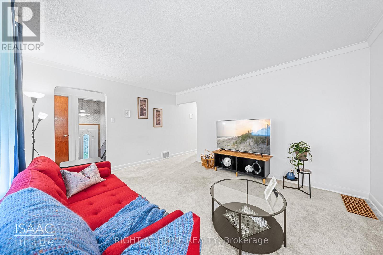 98 Yorkview Drive, Toronto, Ontario  M8Z 2G4 - Photo 4 - W12791730