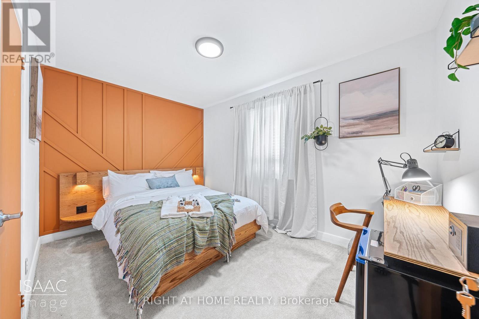 98 Yorkview Drive, Toronto, Ontario  M8Z 2G4 - Photo 7 - W12791730