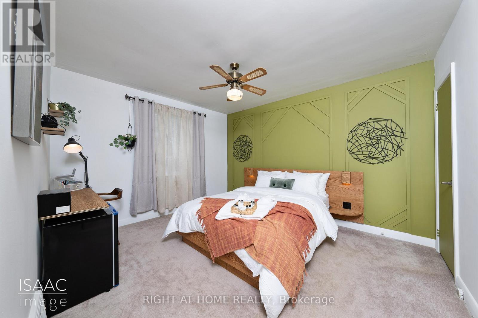 98 Yorkview Drive, Toronto, Ontario  M8Z 2G4 - Photo 9 - W12791730