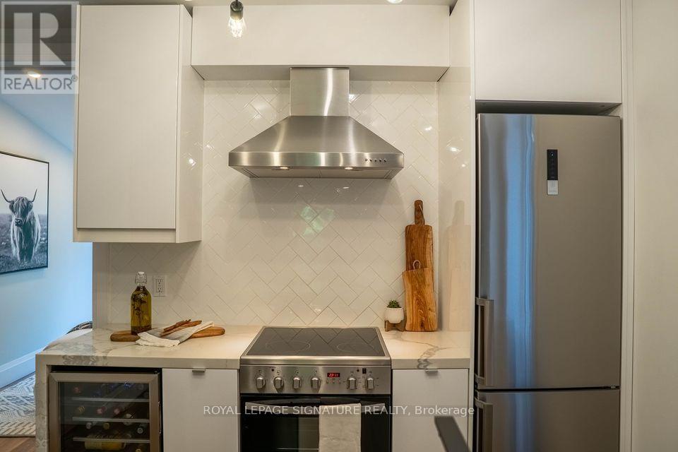 2nd Floor - 166 Oakmount Road, Toronto, Ontario  M6P 2M9 - Photo 6 - W12791734