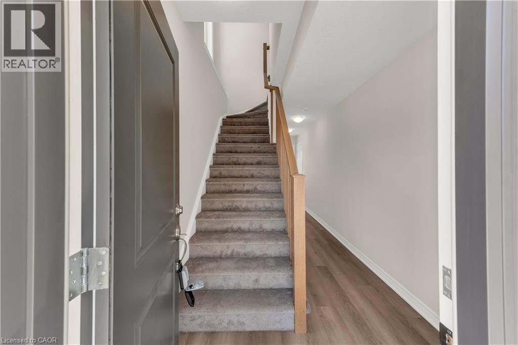 19 Picardy Drive Unit# 9, Hamilton, Ontario  L8J 0M7 - Photo 4 - 40805214