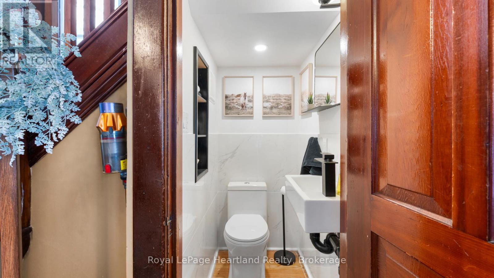 202 Mcconnell Street, North Huron, Ontario  N0M 1H0 - Photo 8 - X12791756