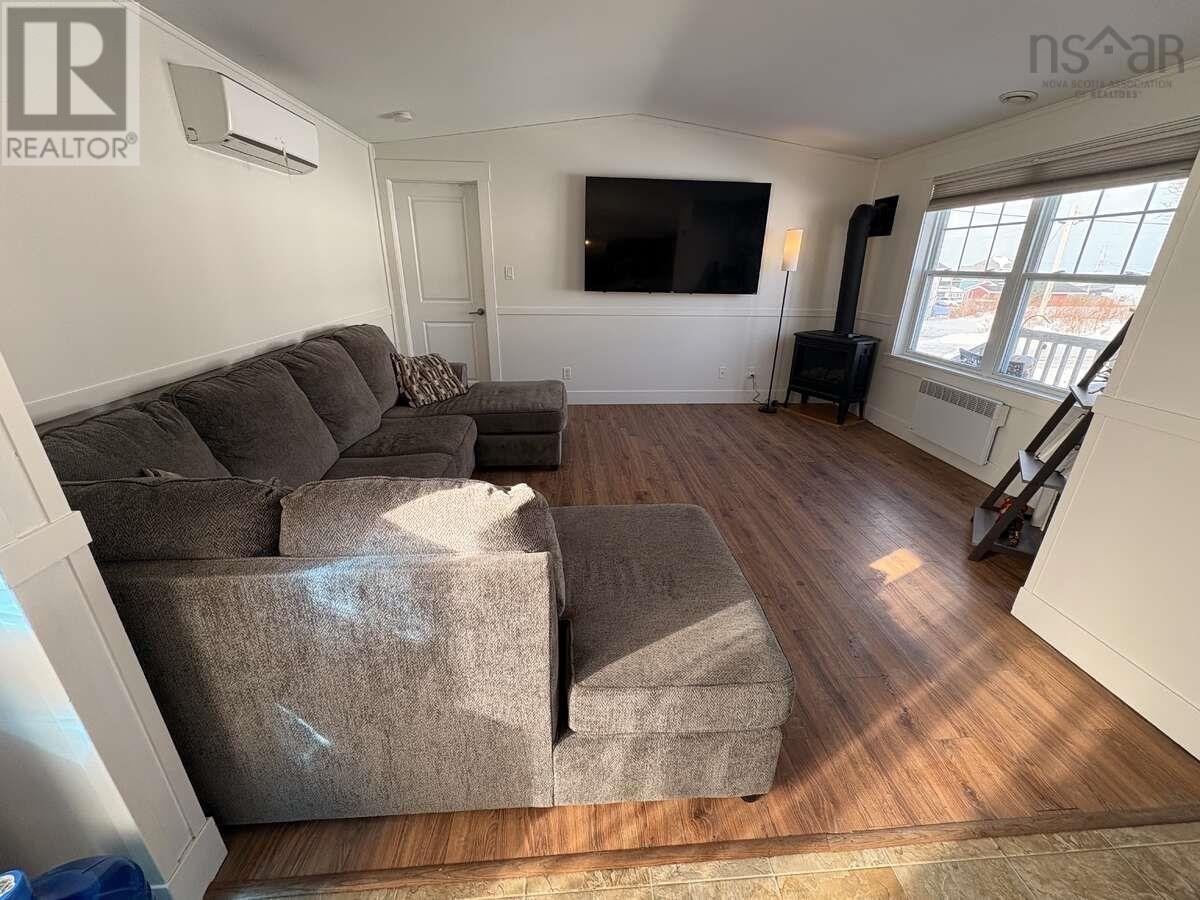 24 Mackenzie Avenue, Inverness, Nova Scotia  B0E 1N0 - Photo 3 - 202602377