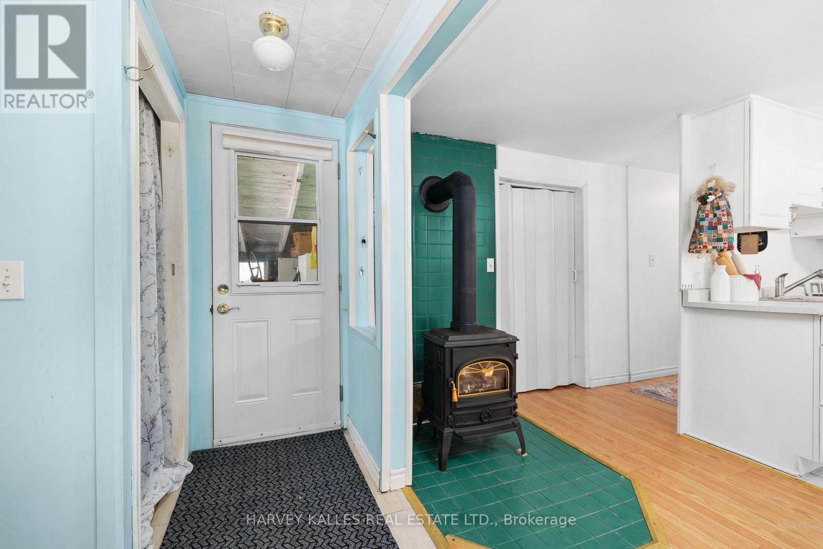 30 Maitland Street, Prince Edward County, Ontario  K0K 2T0 - Photo 3 - X12791750