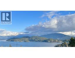 10102 468 EAGLECREST DRIVE, Gibsons, British Columbia