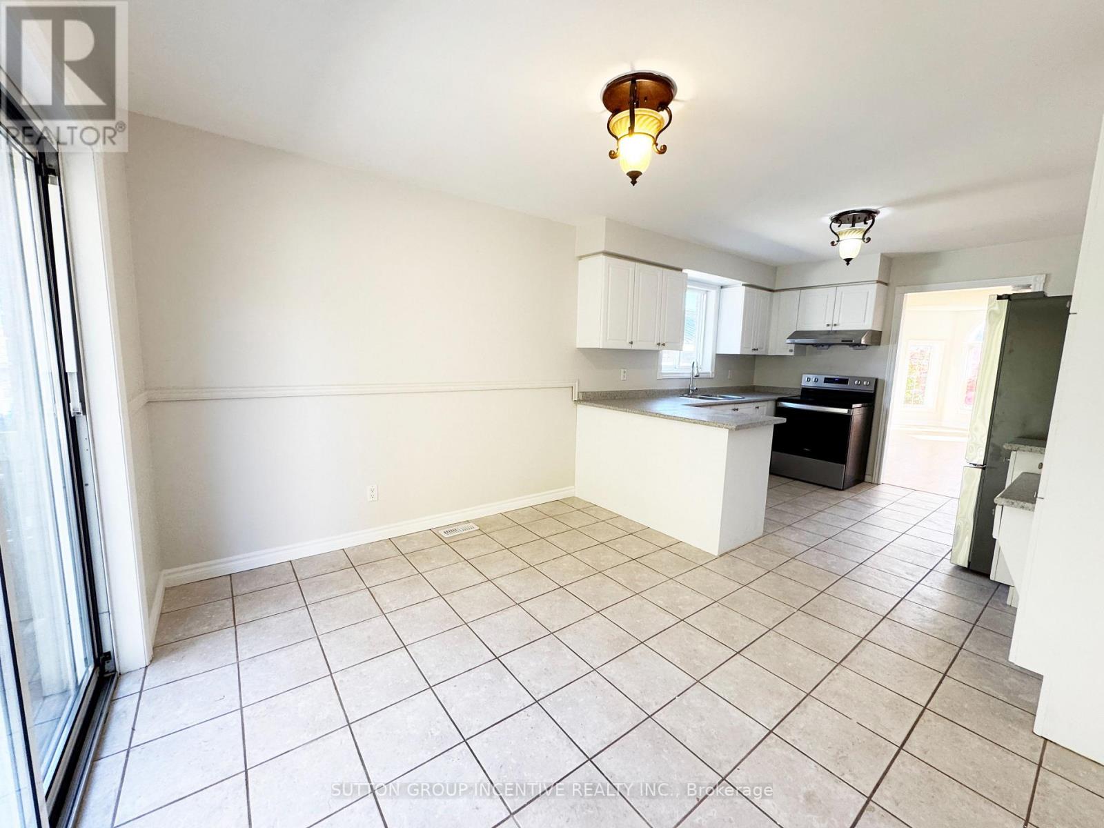 18 Forest Dale Drive, Barrie, Ontario  L4M 6M7 - Photo 13 - S12791762