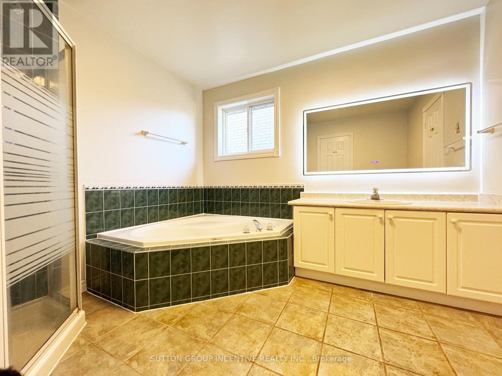 18 Forest Dale Drive, Barrie, Ontario  L4M 6M7 - Photo 17 - S12791762