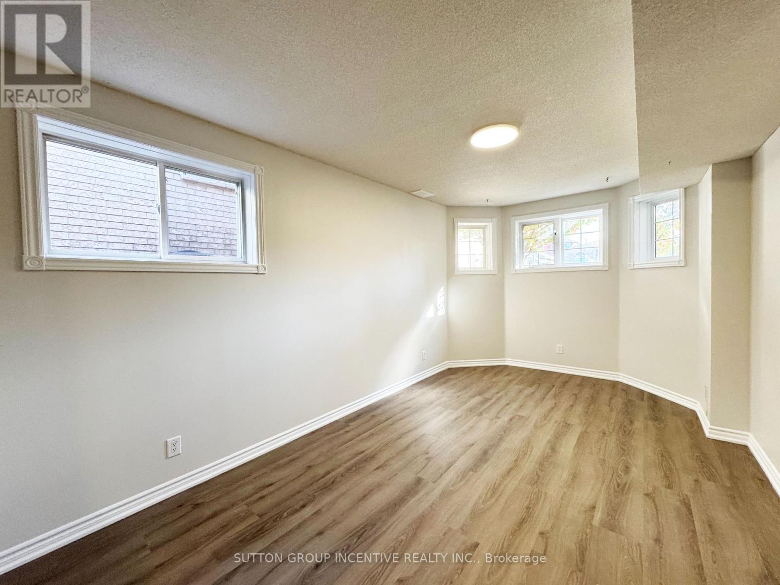 18 Forest Dale Drive, Barrie, Ontario  L4M 6M7 - Photo 29 - S12791762