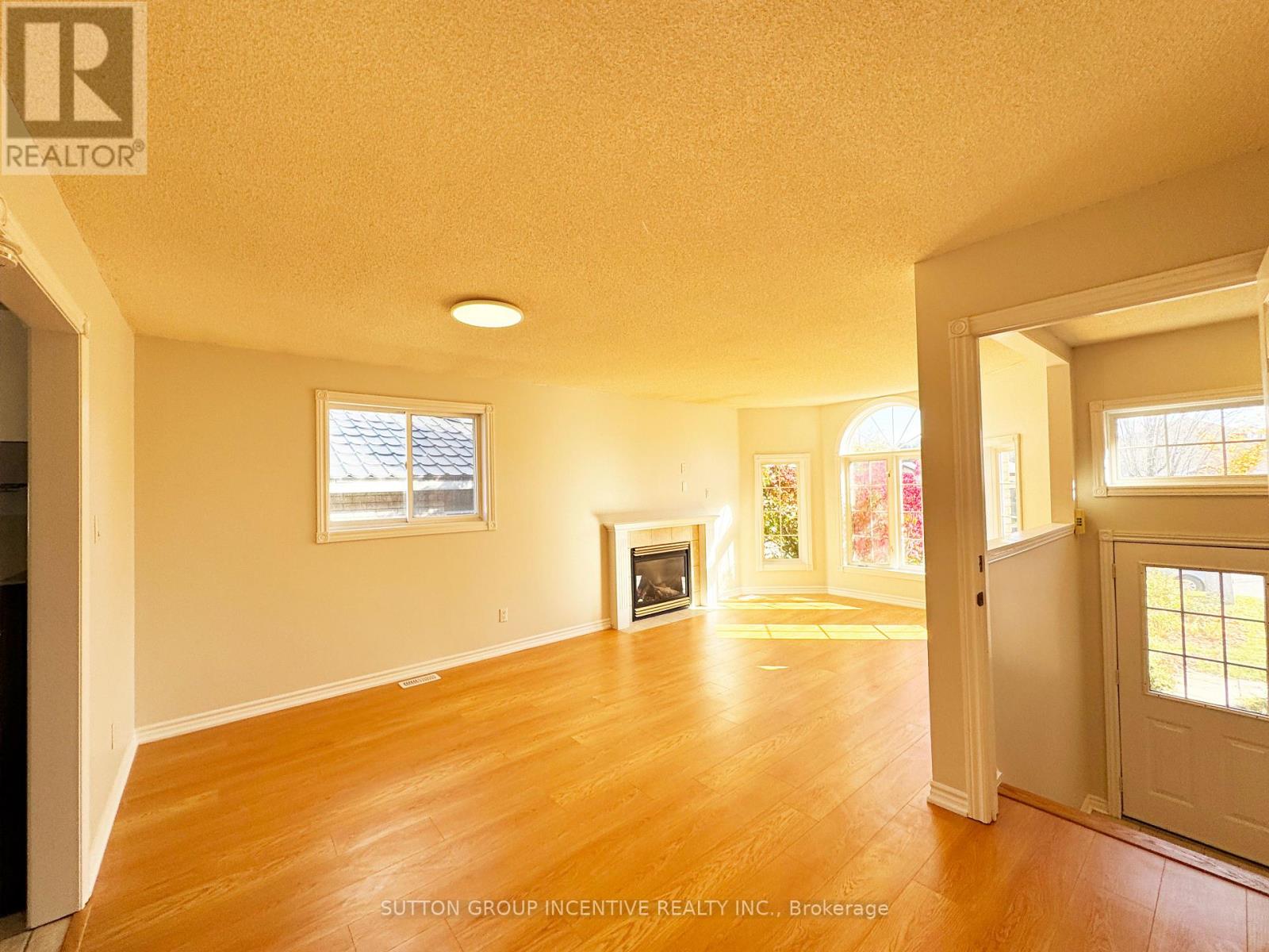 18 Forest Dale Drive, Barrie, Ontario  L4M 6M7 - Photo 9 - S12791762