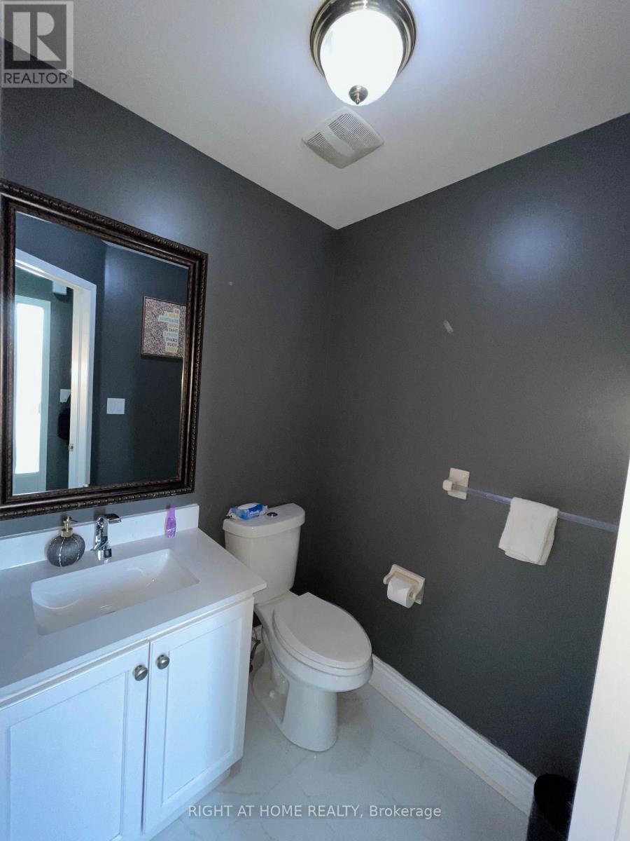 Main - 3155 Cabano Crescent, Mississauga, Ontario  L5M 0C5 - Photo 9 - W12760864