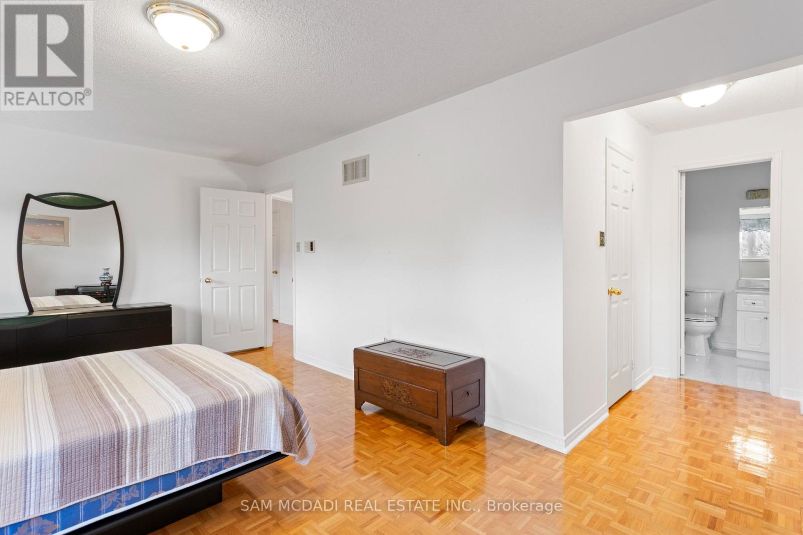 4461 Gladebrook Crescent, Mississauga, Ontario  L5V 1E4 - Photo 19 - W12791752