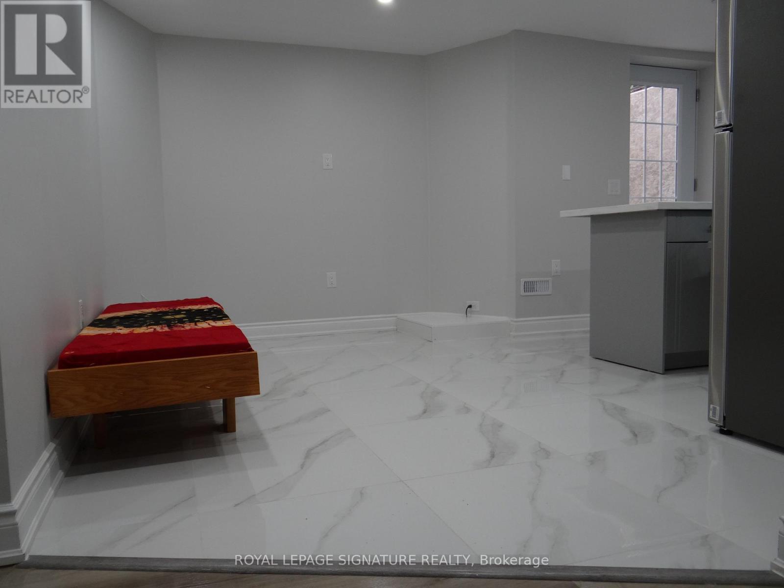 316 Dalgleish Gardens, Milton, Ontario  L9T 6Z6 - Photo 2 - W12791754