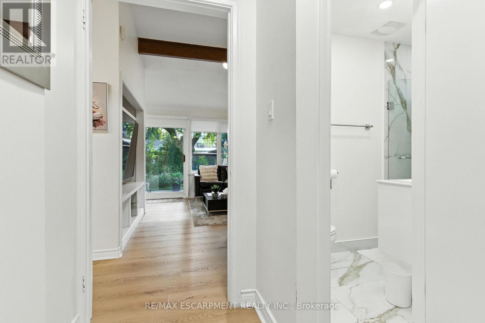 230 South Service Road, Mississauga, Ontario  L5G 2S1 - Photo 5 - W12781064