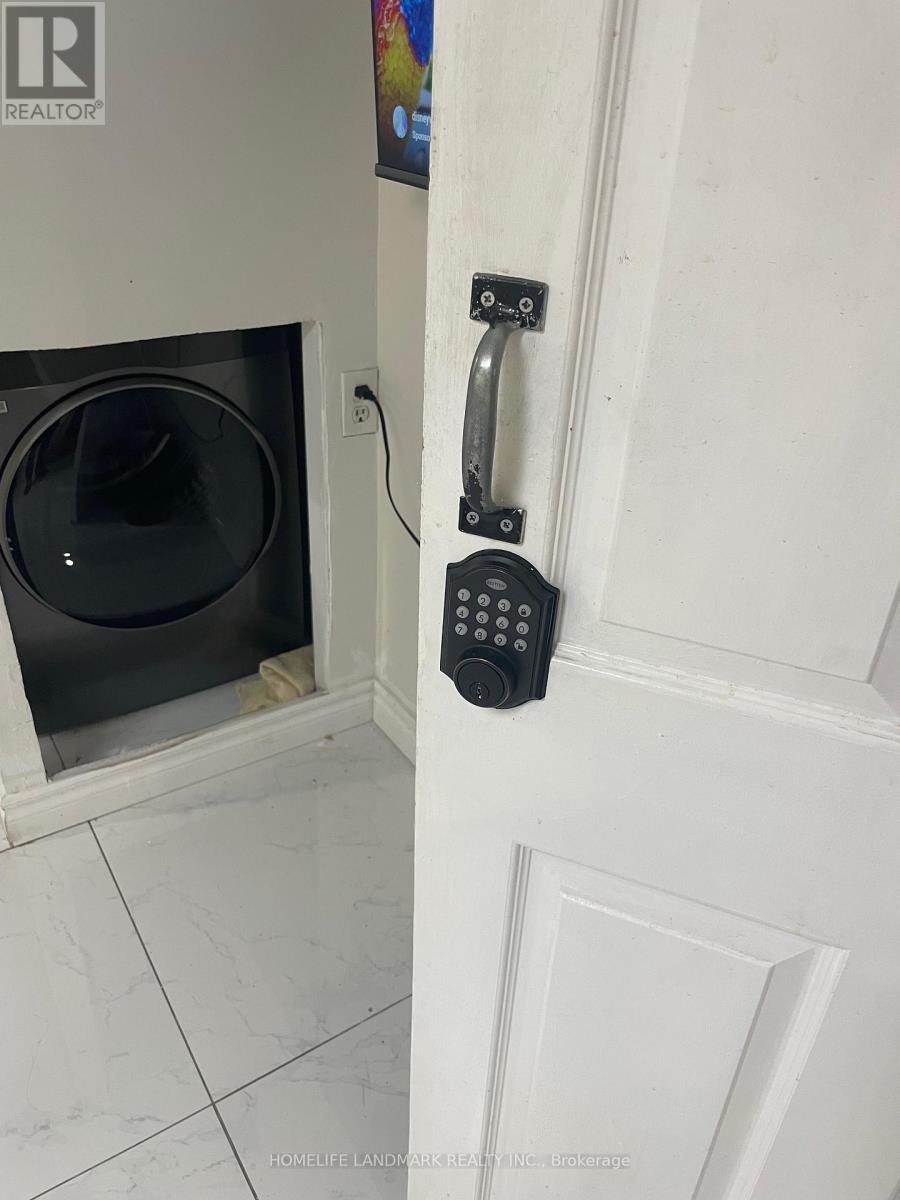 Bsmt - 385 Marybay Crescent, Richmond Hill, Ontario  L4C 2X5 - Photo 12 - N12791784