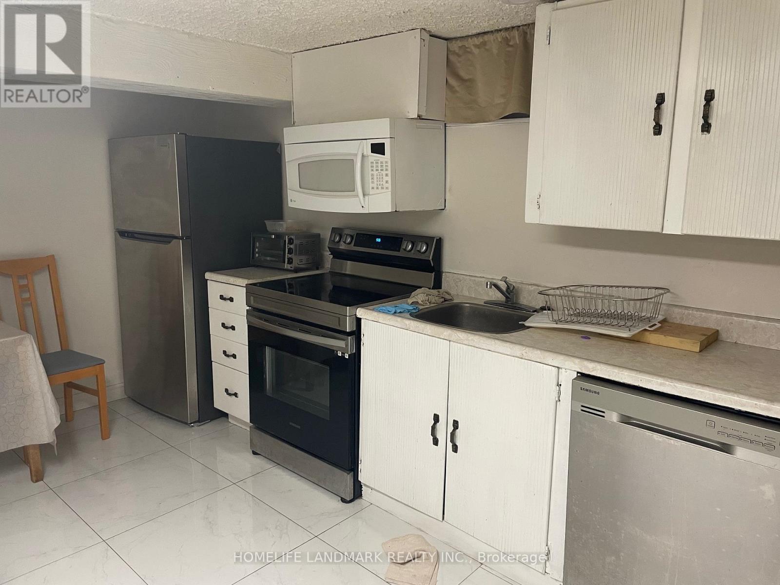 Bsmt - 385 Marybay Crescent, Richmond Hill, Ontario  L4C 2X5 - Photo 3 - N12791784