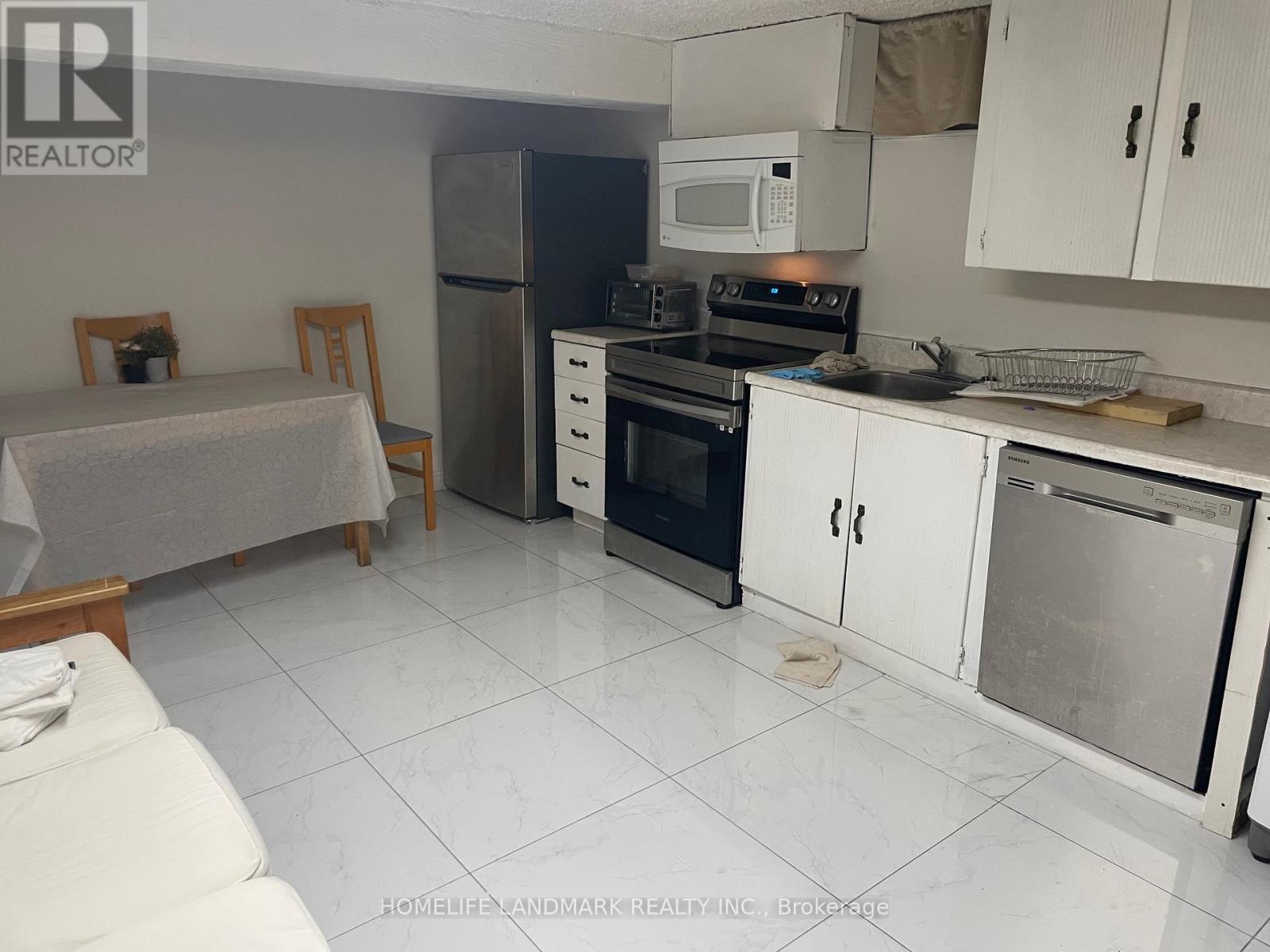 Bsmt - 385 Marybay Crescent, Richmond Hill, Ontario  L4C 2X5 - Photo 5 - N12791784