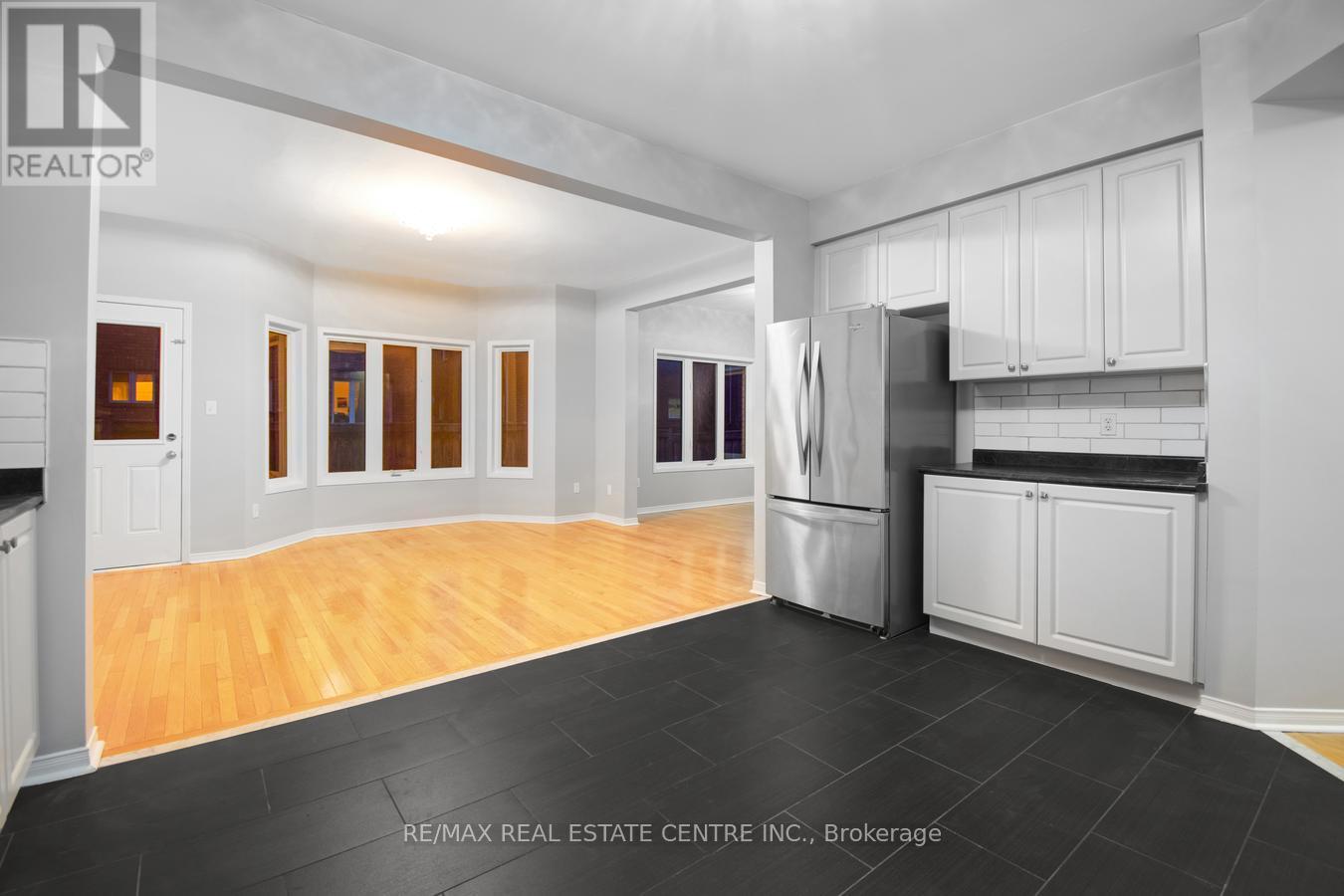 112 Commodore Drive, Brampton, Ontario  L6X 0S6 - Photo 13 - W12791788