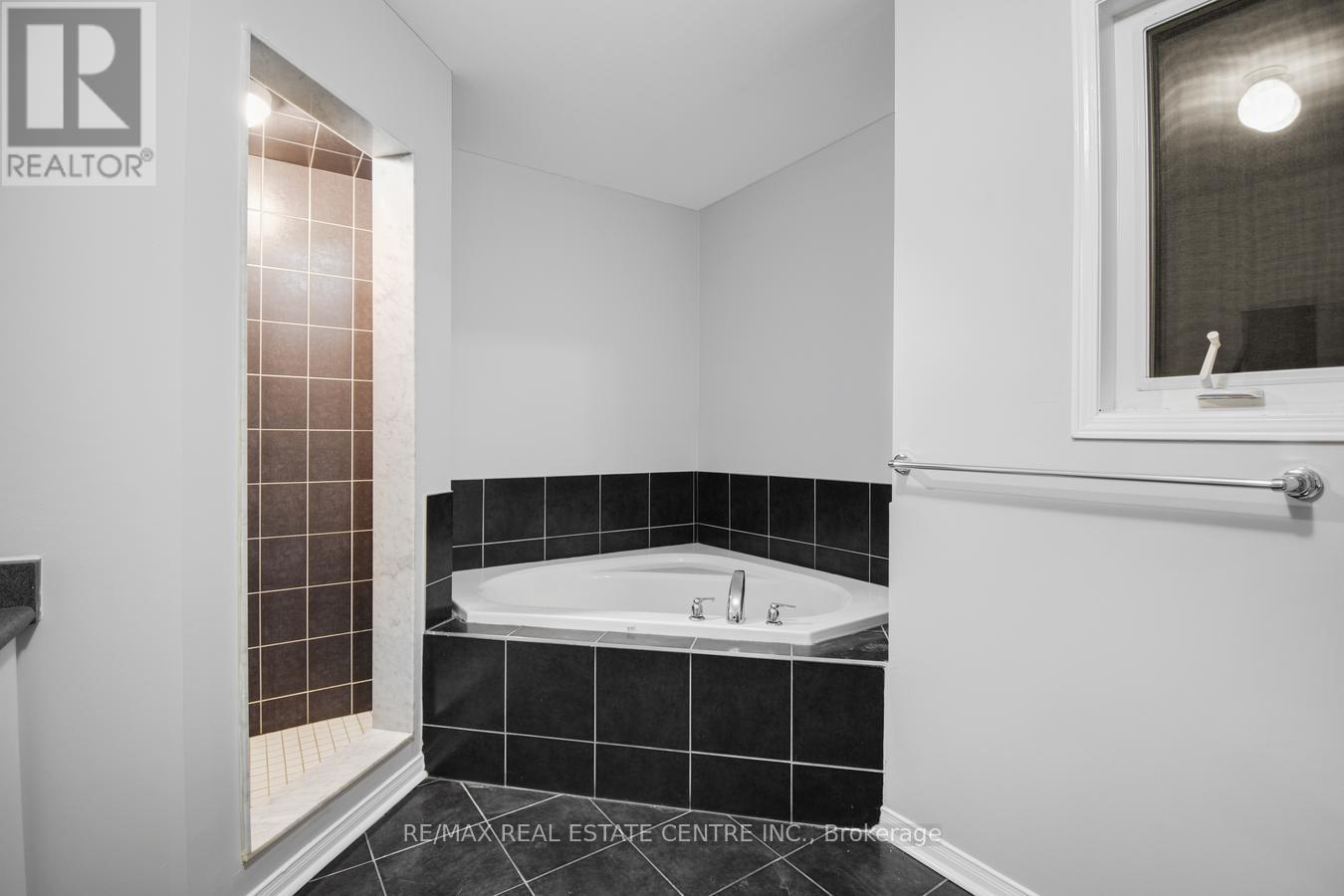 112 Commodore Drive, Brampton, Ontario  L6X 0S6 - Photo 38 - W12791788