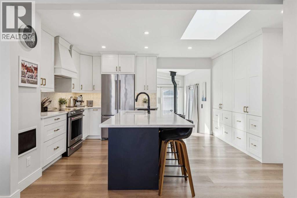 412 Athlone Road Se, Calgary, Alberta  T2H 1V7 - Photo 5 - A2285594