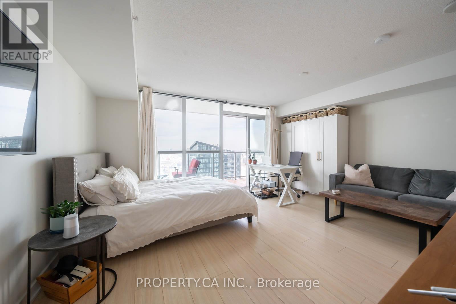 3809 - 75 Queens Wharf Road, Toronto, Ontario  M5V 0J9 - Photo 2 - C12791808
