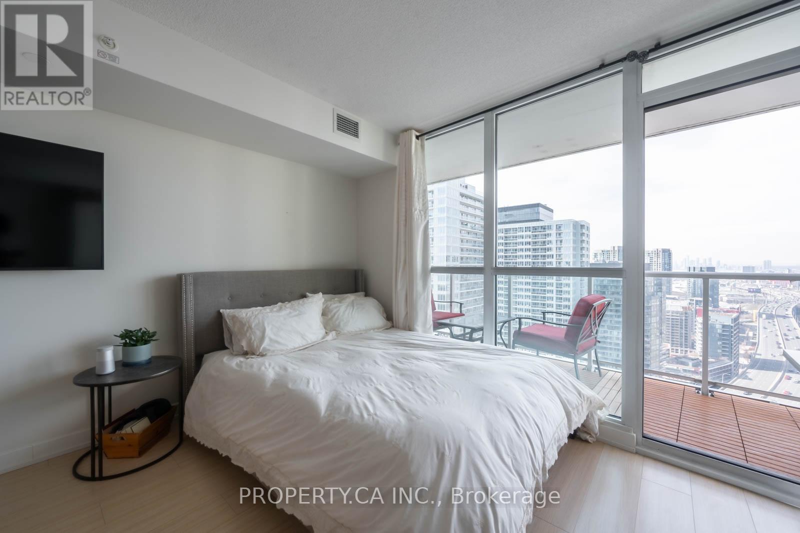 3809 - 75 Queens Wharf Road, Toronto, Ontario  M5V 0J9 - Photo 3 - C12791808