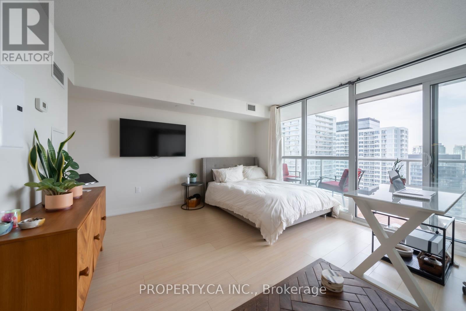 3809 - 75 Queens Wharf Road, Toronto, Ontario  M5V 0J9 - Photo 4 - C12791808