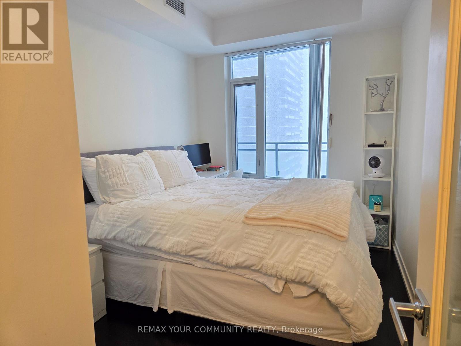 2302 - 21 Widmer Street, Toronto, Ontario  M5V 0B8 - Photo 7 - C12752794