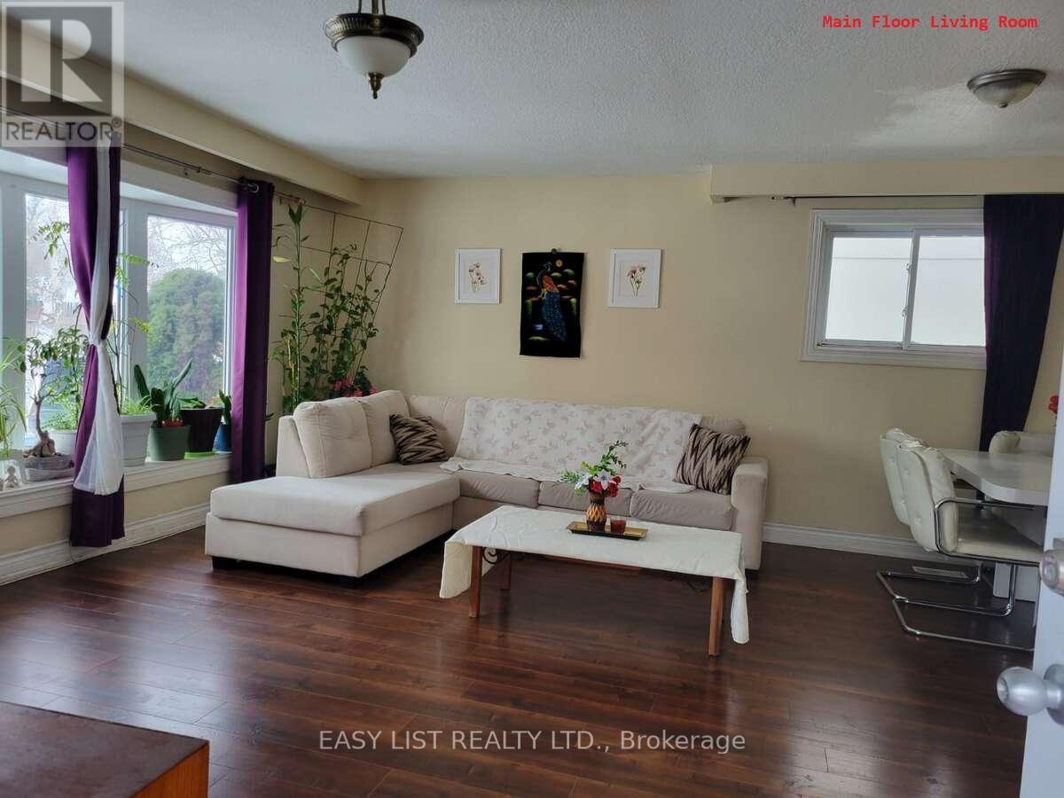 28 Cumbrian Court, Brampton, Ontario  L6X 2J8 - Photo 2 - W12791800