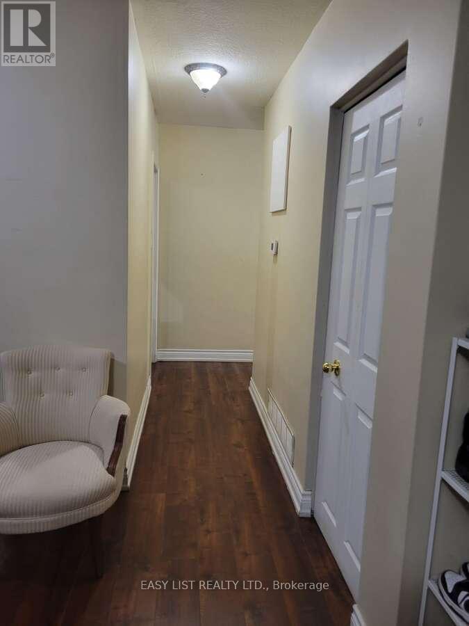 28 Cumbrian Court, Brampton, Ontario  L6X 2J8 - Photo 6 - W12791800