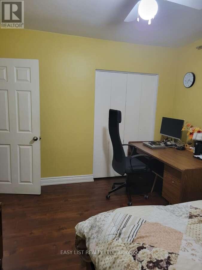 28 Cumbrian Court, Brampton, Ontario  L6X 2J8 - Photo 9 - W12791800