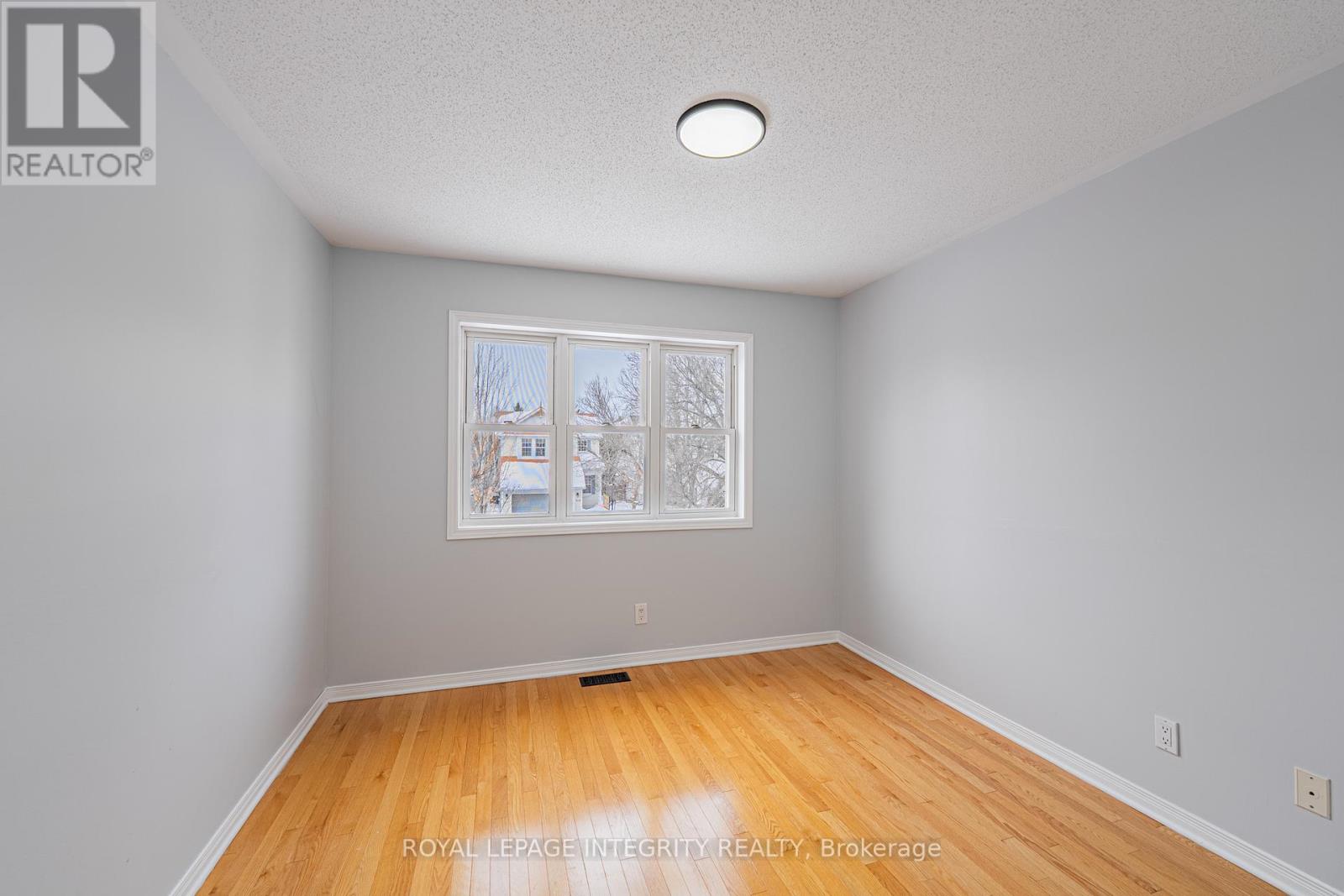 111 Hemlo Crescent, Ottawa, Ontario  K2T 1C9 - Photo 24 - X12791468