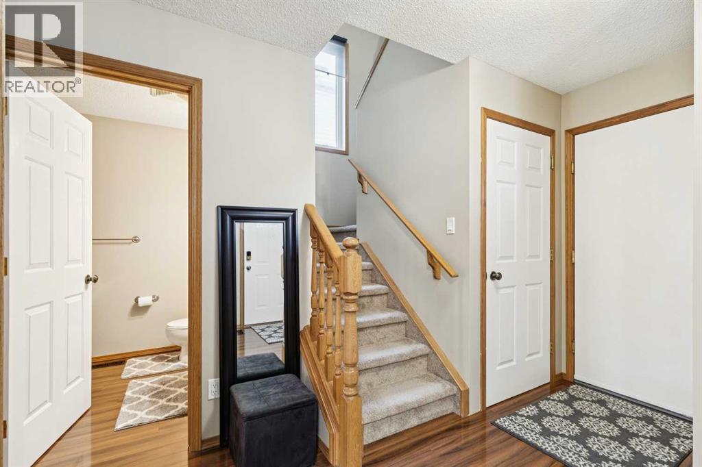 70 Tuscarora Close Nw, Calgary, Alberta  T3L 2E2 - Photo 2 - A2283059