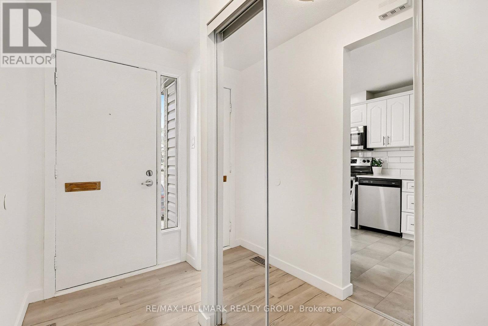 6861 Bilberry Drive, Ottawa, Ontario  K1C 2E8 - Photo 11 - X12791844