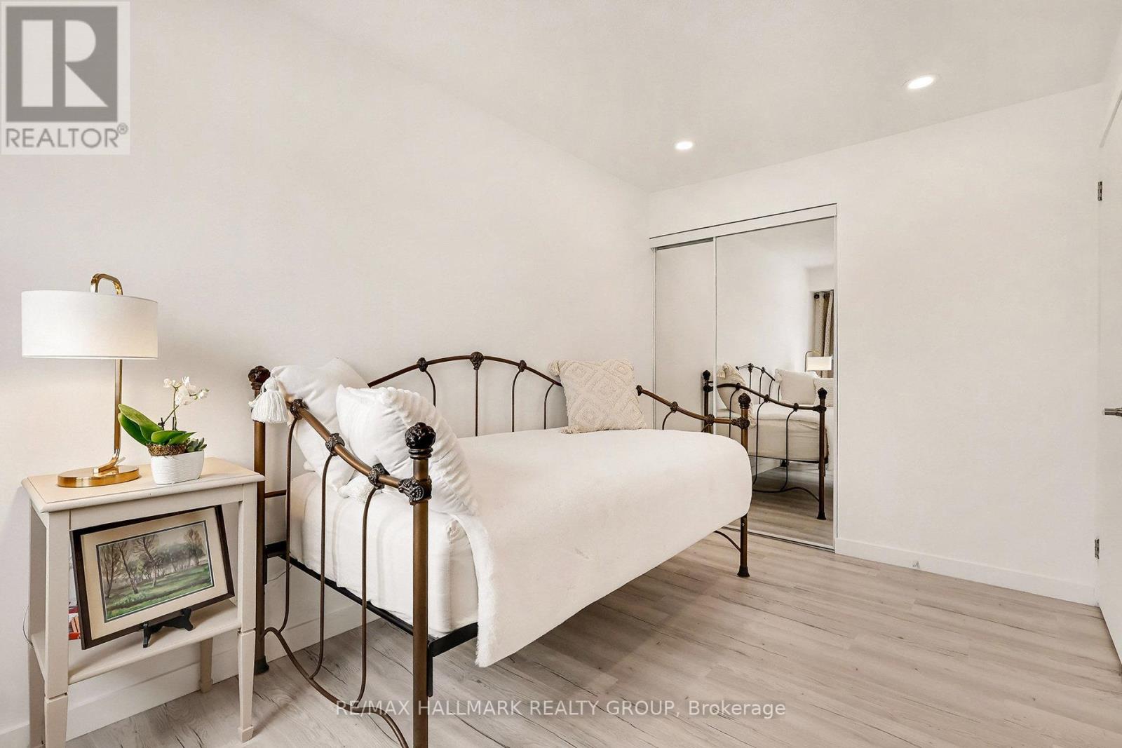 6861 Bilberry Drive, Ottawa, Ontario  K1C 2E8 - Photo 19 - X12791844