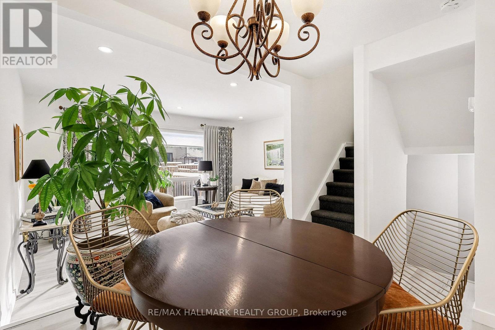 6861 Bilberry Drive, Ottawa, Ontario  K1C 2E8 - Photo 8 - X12791844