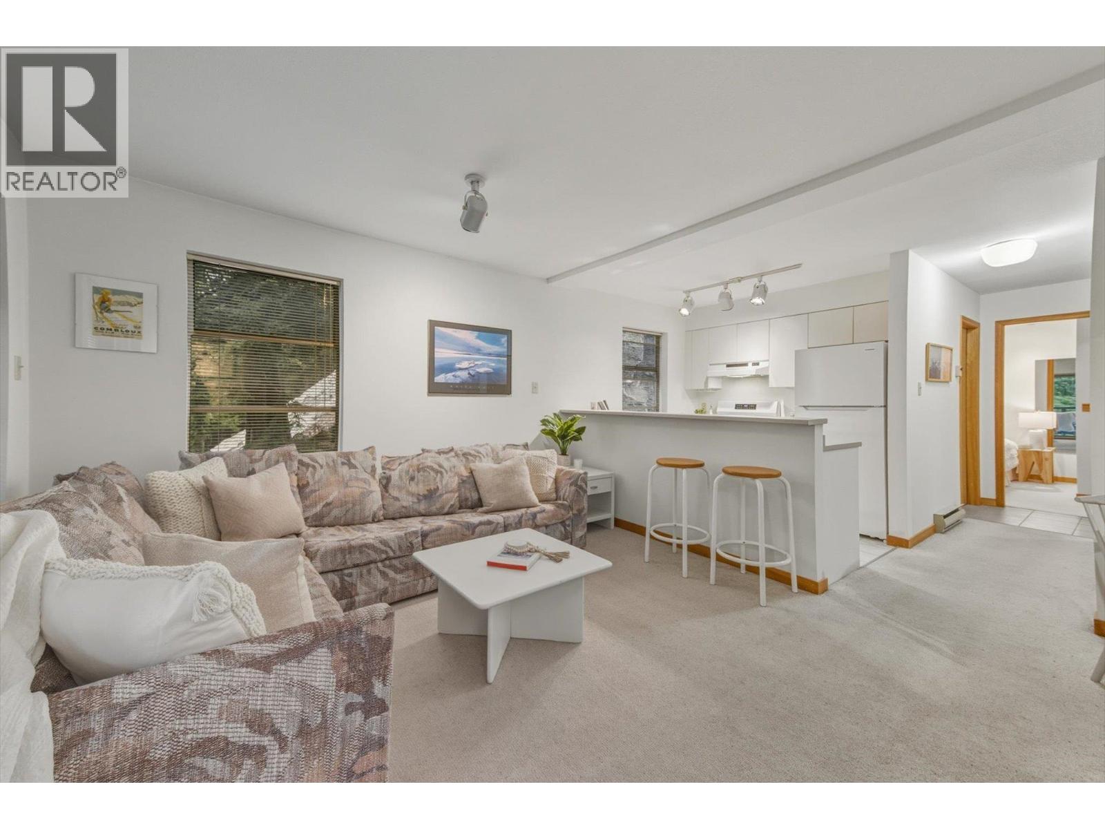 1102 3050 HILLCREST DRIVE, Whistler, British Columbia