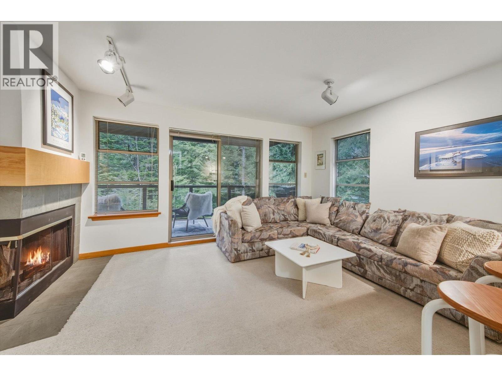 1102 3050 Hillcrest Drive, Whistler, British Columbia  V8E 0T8 - Photo 5 - R3090159