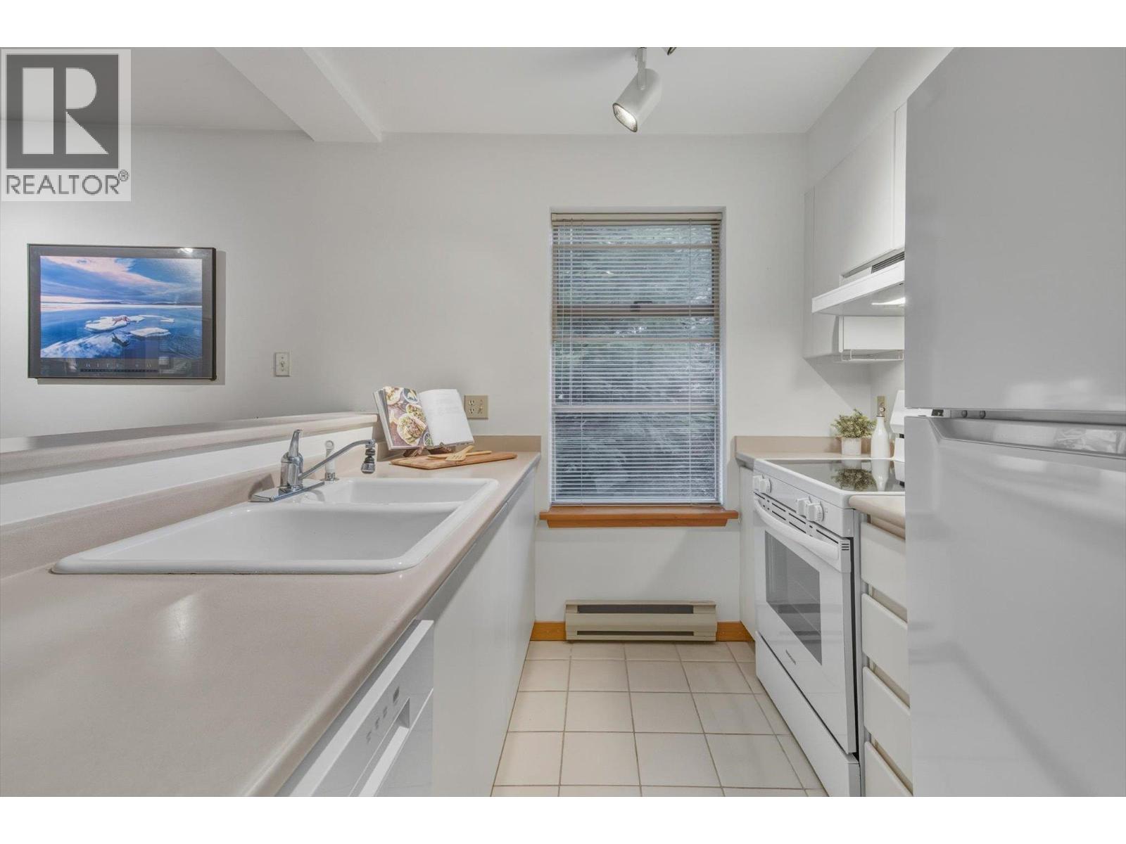 1102 3050 Hillcrest Drive, Whistler, British Columbia  V8E 0T8 - Photo 9 - R3090159