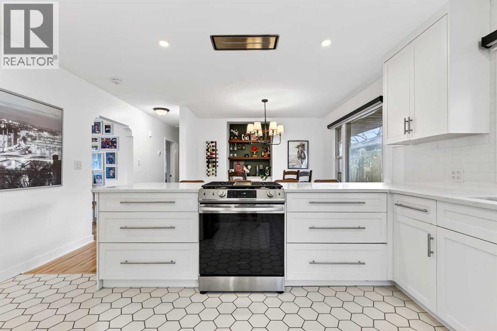 3231 25 Street Sw, Calgary, Alberta  T3E 1Y3 - Photo 8 - A2283217