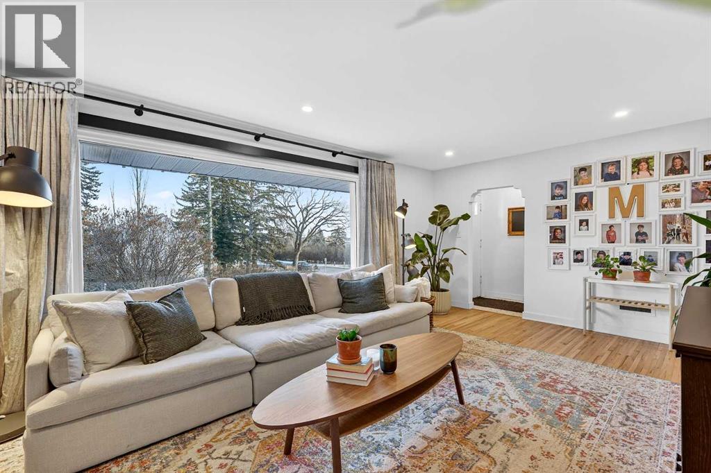 3231 25 Street Sw, Calgary, Alberta  T3E 1Y3 - Photo 5 - A2283217