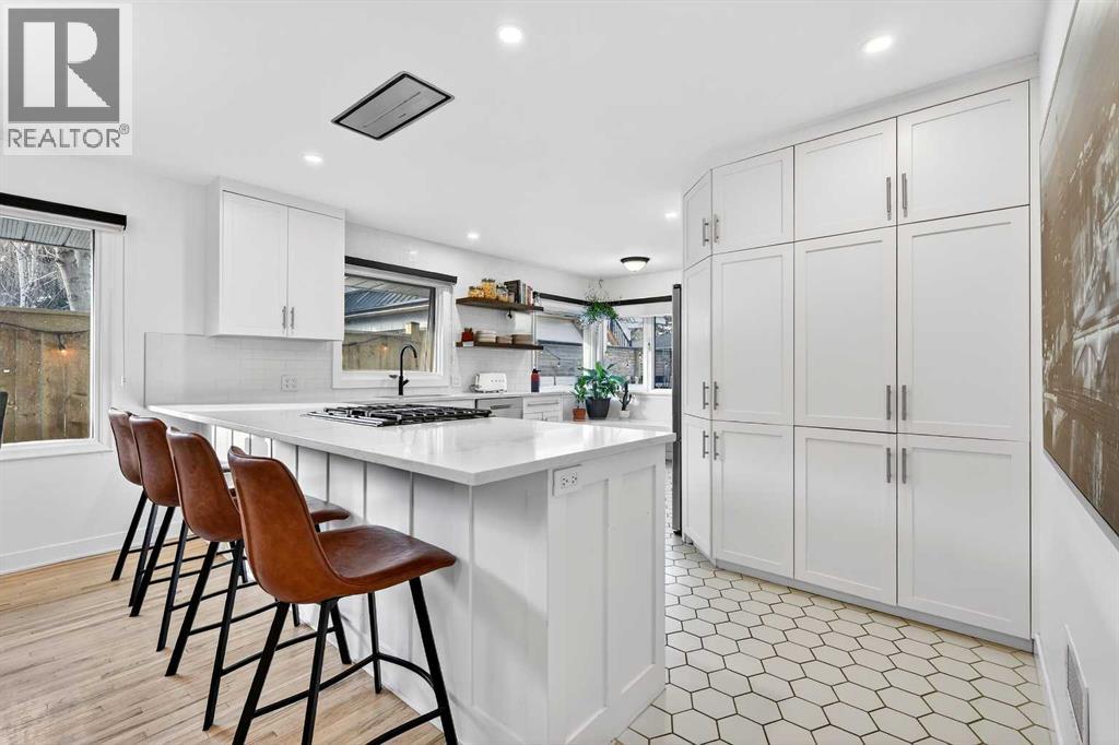 3231 25 Street Sw, Calgary, Alberta  T3E 1Y3 - Photo 7 - A2283217