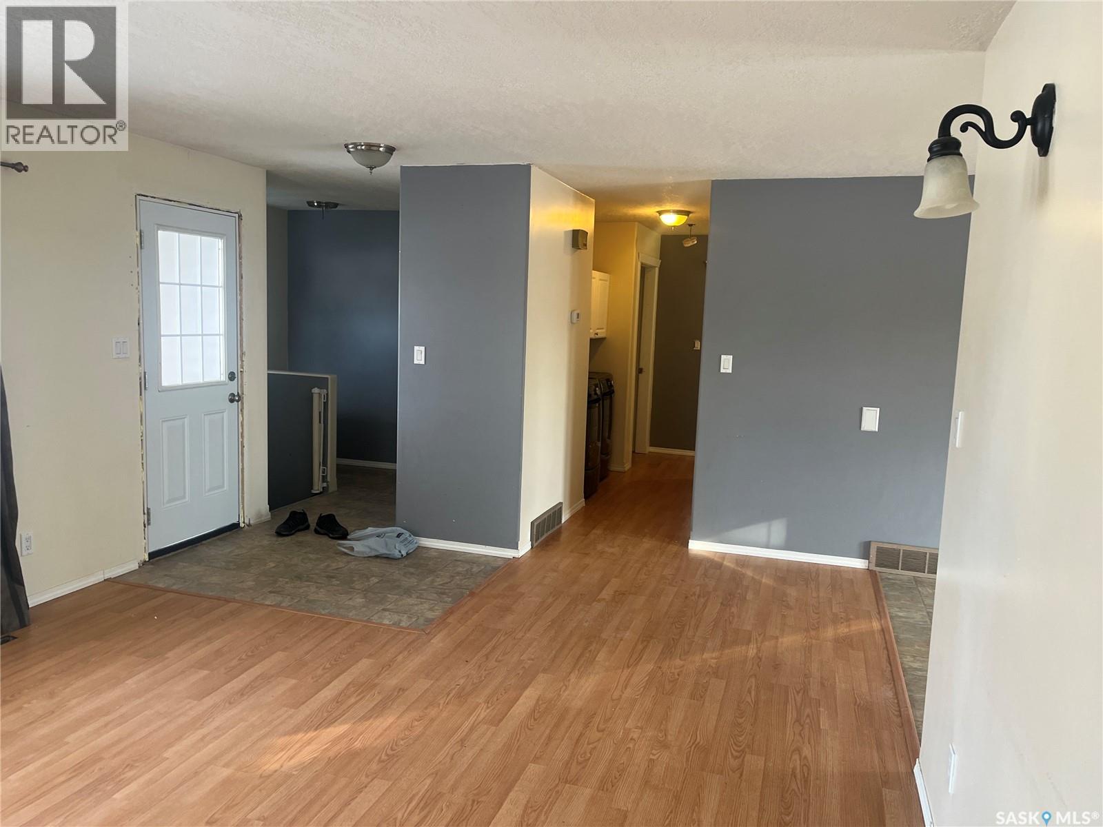 100 1st Avenue Sw, Wadena, Saskatchewan  S0A 4J0 - Photo 3 - SK027524