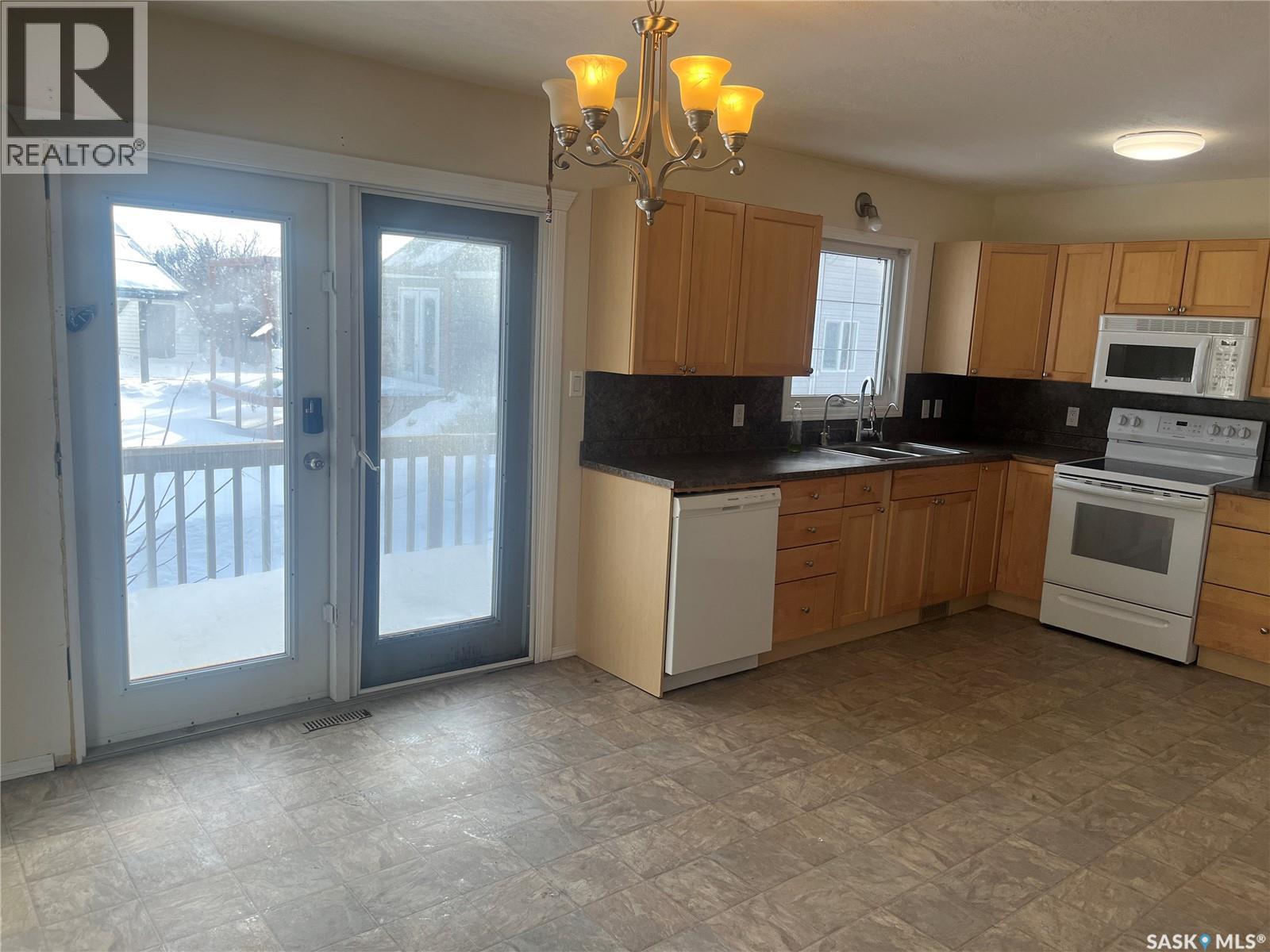 100 1st Avenue Sw, Wadena, Saskatchewan  S0A 4J0 - Photo 8 - SK027524