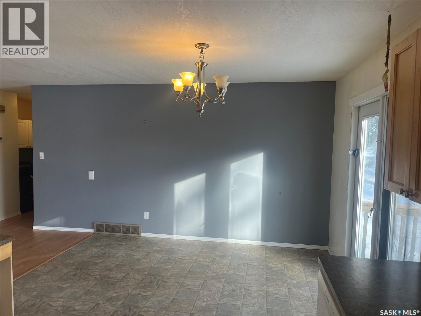 100 1st Avenue Sw, Wadena, Saskatchewan  S0A 4J0 - Photo 6 - SK027524