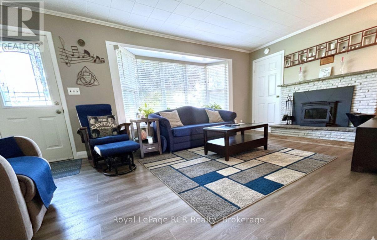 48 4th Avenue W, Owen Sound, Ontario  N4K 4V2 - Photo 3 - X12791810