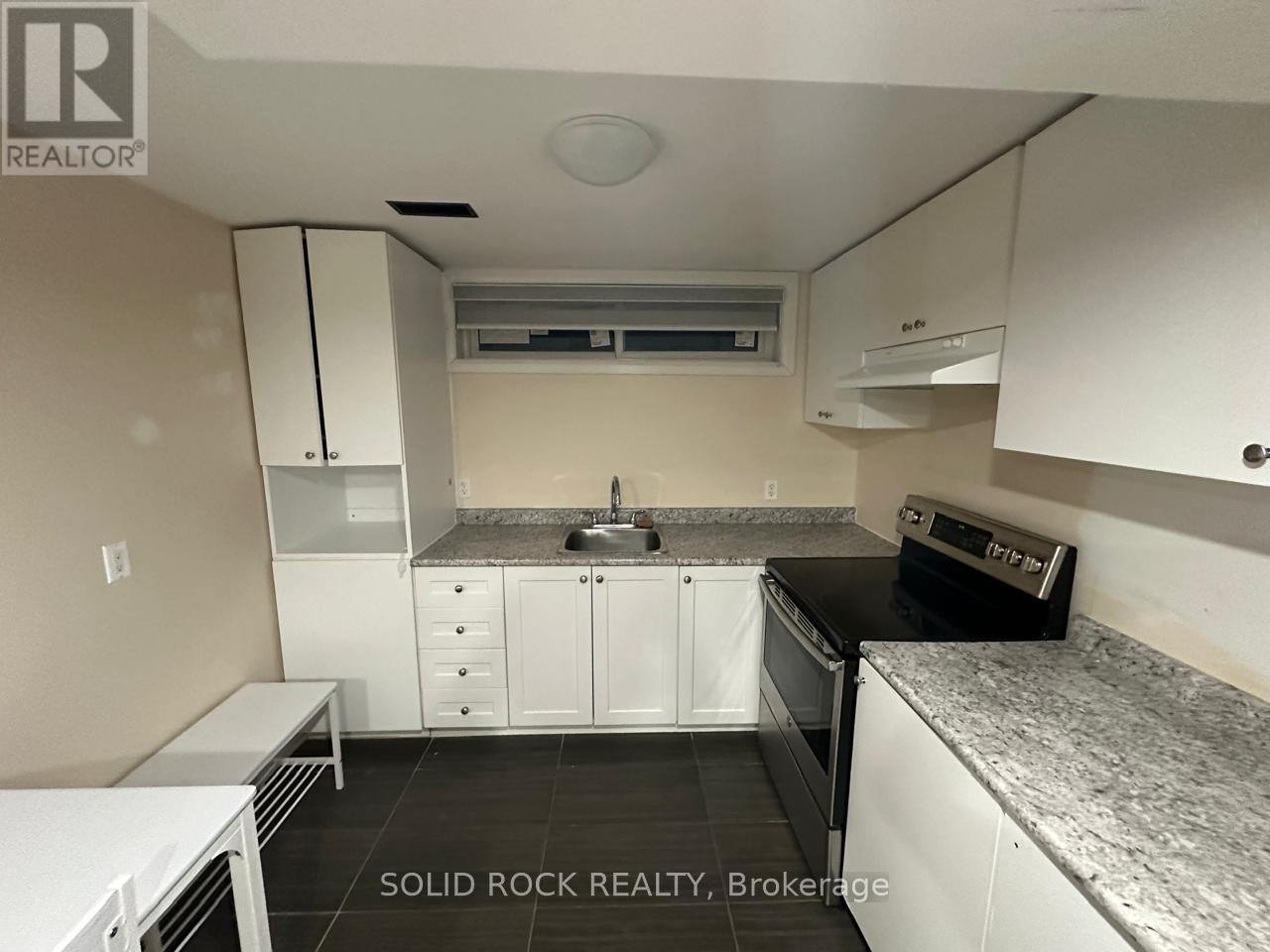 1678 Fisher Avenue, Ottawa, Ontario  K2C 1X7 - Photo 6 - X12791852